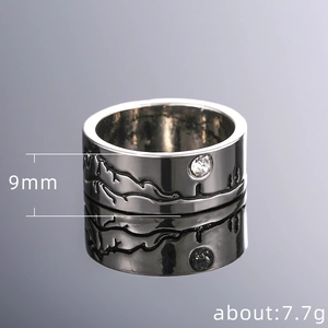 Minimalistische bergring met ronde edelsteen inleg en een band van 9 mm