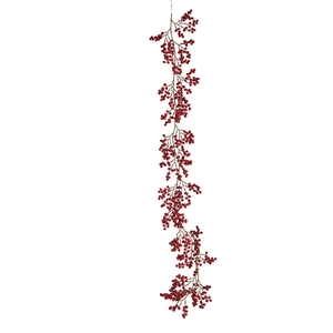 Guirlande de Noël dense de deux mètres avec baies rouges artificielles sur fond blanc