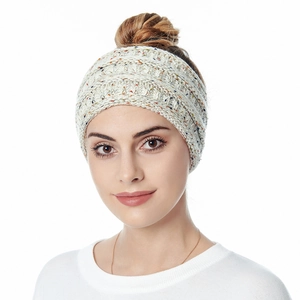 Bandeau tricoté pour femme en blanc crème avec détails multicolores pour l'hiver au chaud