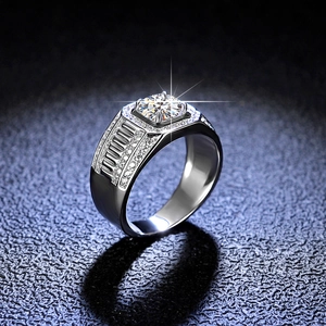 Classic 925 sterling silver men's moissanite ring with brilliant starburst effect
