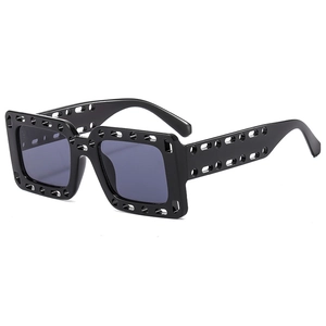 Moderne quadratische schwarze Sonnenbrille mit einzigartigem Cut-Out Design für Damen und Herren