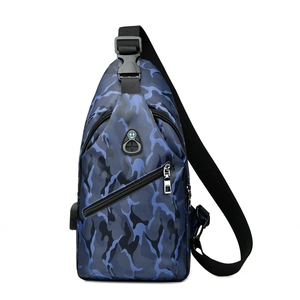 Sac de poitrine homme camouflage bleu imperméable avec port de charge USB