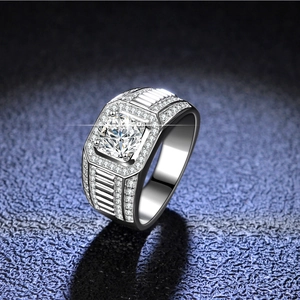 925 Sterling Silver Moissanite Ring For Men Platinum Plated Luxury 1 Carat Moissanite Zirconia Pave Inlaid Adjustable Band Ring Jewelry