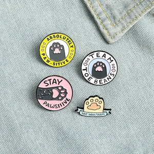 Cartoon Cat Paw Enamel Brooch Pins Alloy Painted Cute Toe Beans Heart Creative Lapel Badges For Bags Clothing Jackets
