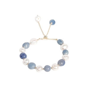 Minimalist beaded bracelet with blue aventurine stones and freshwater pearls with adjustable chain