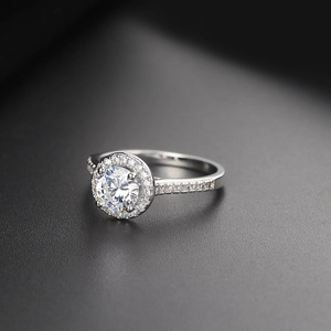 Elegant classic halo engagement ring with AAA zircon and micro-pave silver plating