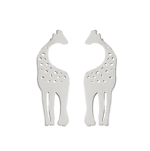 Makroaufnahme silberner Giraffen-Ohrstecker mit feinem Lochmuster und Glanzfinish