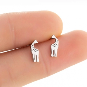 Giraffen-Ohrstecker aus poliertem Edelstahl mit laser-gravierten Flecken für Damen Mode
