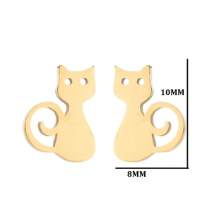 Détail des boucles d'oreilles chat doré montrant les dimensions 10 mm de hauteur et 8 mm