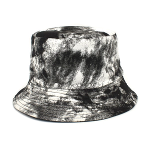 Cappello da pescatore donna in cotone con sfumatura tie-dye nero e bianco stile marmo