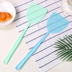 Manual Fly Swatter Durable Plastic Long Handle Mesh Grid Pest Mosquito Control For Indoor Outdoor Hanging Hole Design