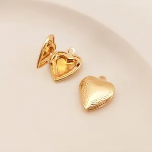 Εγχάρακτο μενταγιόν καρδιά 14K χρυσό, ανοιχτή και κλειστή όψη για φωτογραφία
