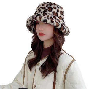 Vintage Damen Anglerhut mit Leopardenmuster aus Kunstpelz für den Winter in Braun