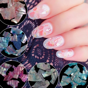 Irregular natural shell fragments for nail art with pearlescent finish and 12 colors