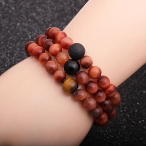Ensemble de trois bracelets pour hommes avec pierres œil de tigre et roche de lave noire