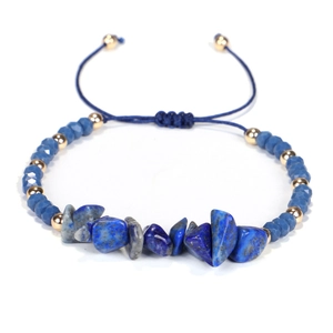 Pulsera tejida a mano con piedras azules y cuentas doradas, diseño ajustable