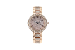 Vue détaillée de la montre à quartz en or rose avec chiffres romains et strass scintillants