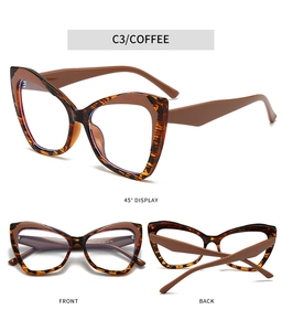Detailansicht der TR90-Cateye-Brille in Kaffee-Schildpatt mit Größenangaben am Bügel