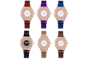 Vue détaillée de montres de mode pour femmes avec bracelets magnétiques en six couleurs
