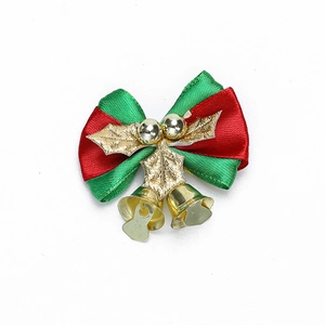 Nœud de Noël rouge et vert avec cloches dorées pour décoration de sapin festif