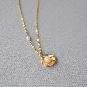 Brass Gold Plated Freshwater Pearl Shell Pendant Necklace Minimalist Ocean Style Fashion Jewelry For Women Elegant Neckpiece