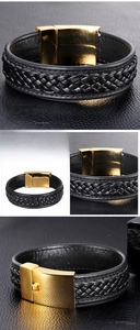 Détail du bracelet en cuir tressé avec fermoir magnétique plaqué or 18 carats