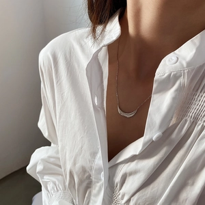Minimalist 925 sterling silver branch texture pendant necklace on female model