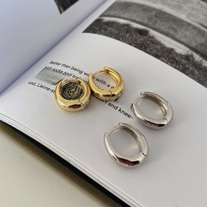 Minimalist 925 sterling silver chunky hoop earrings in gold and silver polished finish