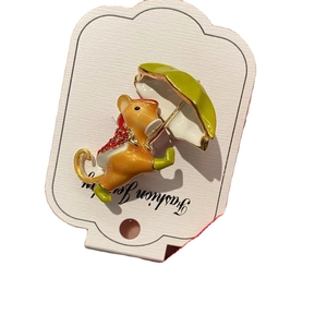 Exquisite gold-plated enamel mouse brooch with red rhinestones and green umbrella