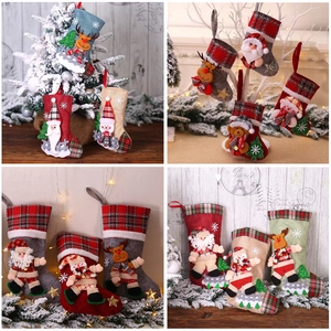 Chaussettes De Noël En Tissu À Carreaux Ornements Suspendus Sapin Sacs Cadeaux Père Noël Bonhomme De Neige Renne Décoration