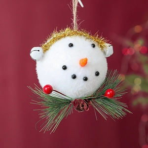 Decorazione natalizia testa di pupazzo di neve con pallina di peluche e bacche rosse