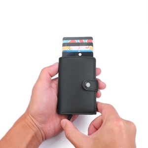 Manual pop-up mechanism demonstration of black PU leather and aluminum card holder wallet