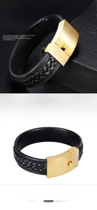 Détail du bracelet tressé en cuir noir pour hommes avec fermoir doré en acier inoxydable