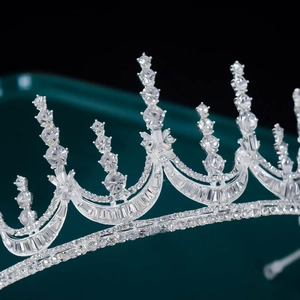 Elegant silver bridal crown with sparkling crystals and rhinestones for wedding occasions