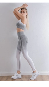 Detail des grau verlaufenden Yoga-Sets mit nahtloser Textur von Leggings und Sport-BH