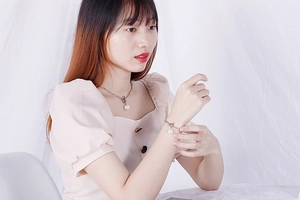 Silver square chain necklace and bracelet set with pearl pendants and T-bar toggle closures