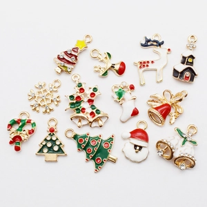Lot de 13 breloques de Noël émaillées avec sapins, rennes et flocons pour création bijoux