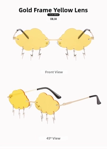 Cloud-shaped sunglasses with yellow lenses, gold frame and lightning pendants details