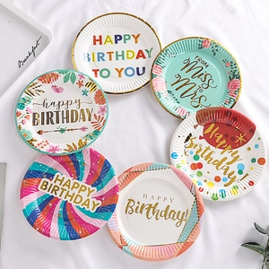 Set di piatti di carta colorati da 7 pollici con scritte Happy Birthday e dettagli oro