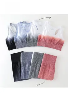 Détail de la texture en maille du soutien-gorge de sport dégradé en nylon et élasthanne