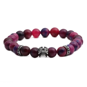 8mm Agat-Perlenarmband mit violett-blauem Farbverlauf und silbernem Totenkopf-Anhänger