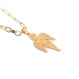 Collier hip hop doré avec pendentif aile d'ange sur une chaîne élégante en acier inoxydable