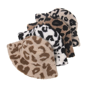 Chapeaux bobs en peluche léopard pour femmes en quatre couleurs hivernales tendance