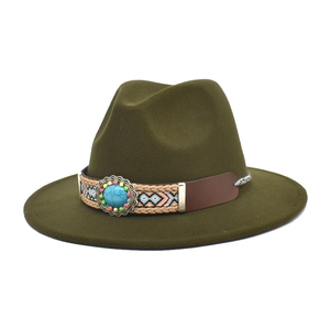 Cappello fedora verde oliva con fascia intrecciata boho e dettaglio in turchese