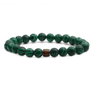 Detail of 8mm malachite texture beads and thermochromic mood stone on a beaded bracelet