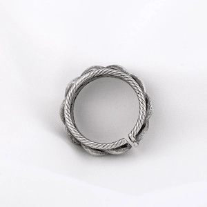 Bague géométrique torsadée rétro en acier inoxydable argenté vintage au style unisexe