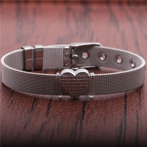 Silver mesh belt bracelet with adjustable strap and sparkling zircon heart buckle