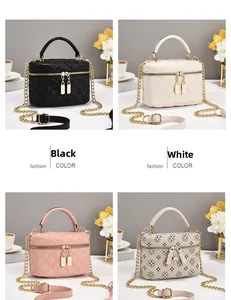 Collage de quatre sacs à bandoulière matelassés avec chaînes dorées en noir, rose et blanc