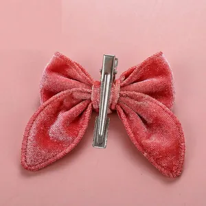 Barrette à nœud en velours rose avec pince crocodile en métal argenté de haute qualité