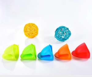Set of five colorful non-slip silicone mini oven mitts for kitchen heat protection
